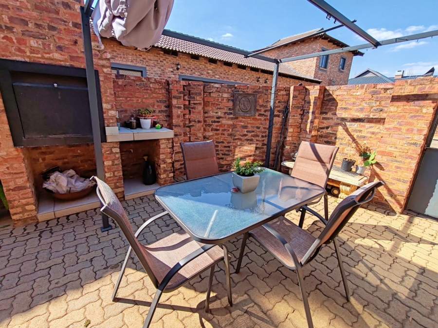 3 Bedroom Property for Sale in Lifestyle Estate North West